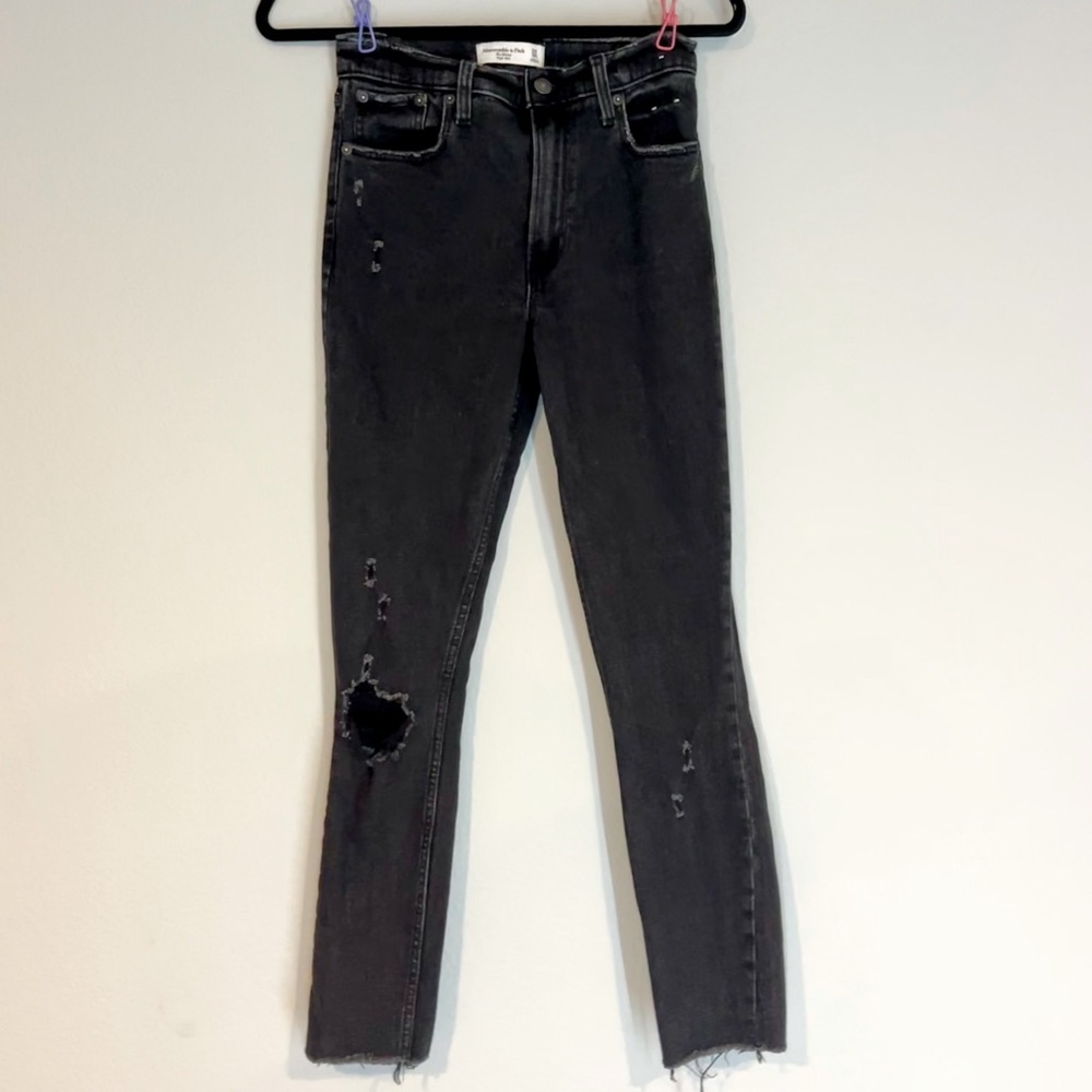 Abercrombie and Fitch the high rise black distressed skinny Jean